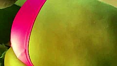 oh damn check out this ebony webcam ass shaking and gaping wide!