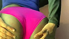 oh damn check out this ebony webcam ass shaking and gaping wide!