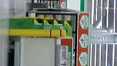 i love this candid teen booty in tight jeans