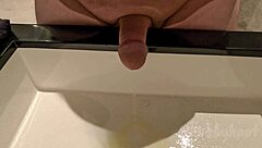 i got so turned on peeing and cumming at gym sink