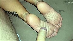 mature soles licked before massive cumshot