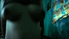 tetas grandes naturales rebotando en vaquera gimiendo alto con vecinos cerca