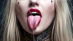 wanna smoke while i tease your fetish lips?