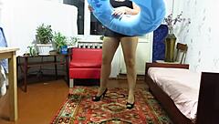 Milf looner blows up beach circles in fetish play