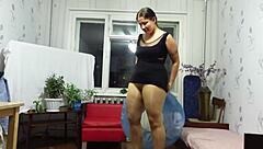 Milf looner blows up beach circles in fetish play