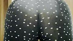 my sexy blonde ass pops in tight leggings