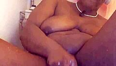 Black milf shaves her wet pussy close-up for homemade fun