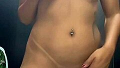 i get so horny masturbating in crowded gym.