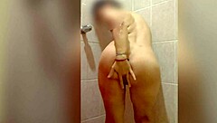 hey i'm masturbating in bubble bath spreading ass and tits