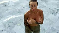 MONIKA FOX SUCKS RIMS AND TAKES GOLDEN SHOWER IN POOL AT SUNSET FREE!