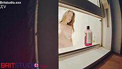 hey neighbour, peek at my curvy body dripping wet in the shower 💦😏