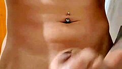 Julitransgirl Shemale Explodes in Massive Cumshot