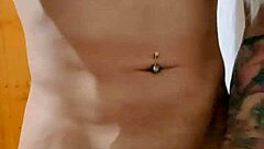 Julitransgirl Shemale Explodes in Massive Cumshot