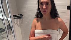 hotel mix-up turns into stranger's cum-covered blowjob and doggystyle pounding!
