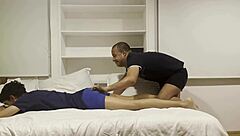 Joven vecino con verga gigante recibe mi anal masturbacion