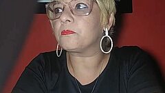 sensitive lesbian gives in to the taxi driver's charms