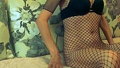 cute wife and hubby capture their intimate homemade cum passion