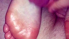 Girlfriend's Soft Feet Milk Explosive Cumshot Footjob