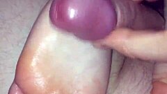 Girlfriend's Soft Feet Milk Explosive Cumshot Footjob