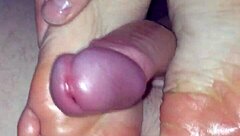 Girlfriend's Soft Feet Milk Explosive Cumshot Footjob