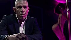 Alina Lopez seduces Cecilia Lion into wild pussy licking frenzy!