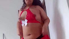 Mamãe Noel Safada Exibe Buceta Para Ganhar Peru Gostoso!