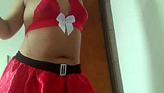 Mamãe Noel Safada Exibe Buceta Para Ganhar Peru Gostoso!