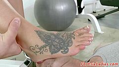 Big Ass Babe Foot Licked Doggystyled