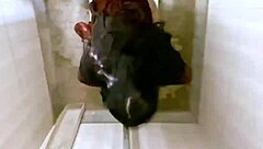 Desi housewife squirts wildly in toilet hardcore play