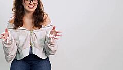 Leana Lovings Nerdy Face Milky Body Shaved Pussy Close-Up