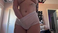 Cameltoe Pussy Tease in Tight Leggings!