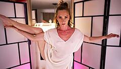 hannahjames710 stretches in revealing yoni yoga workout