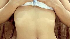 😍 lustful petite teen babe squirts hard with her new toy solo 🔥