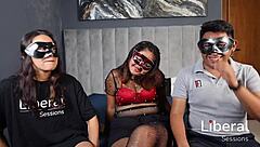 nace una cuckquean 😏 se coge a otra frente a la esposa en trio jugoso 🔥