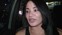 De Volta A Putaria: Brasileira Brunette Bent Over Doggystyle No Cinema Público Reaberto