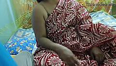 Desi Wife Flashes Pussy to Lover Secretly