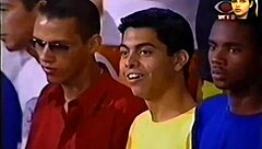 daniela reis strips teasingly in brazilian show