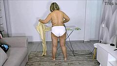 Mature milf enjoys early morning anal pounding