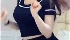 sexy babe chi danny dances hot on webcam