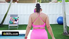 Bubbly ass milf workout sparks outdoor quickie fuck