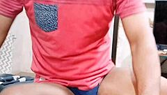 femboy flexes workout skills on boyfriend's call