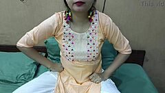 Steamy Indian homemade fuck with Hindi moans