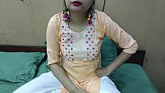 Steamy Indian homemade fuck with Hindi moans