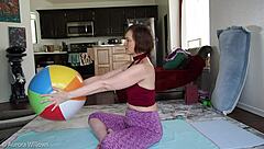Mature Girlfriend Teaches Sexy Foot Fetish Lesson On Bed