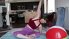 Mature Girlfriend Teaches Sexy Foot Fetish Lesson On Bed