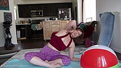 Mature Girlfriend Teaches Sexy Foot Fetish Lesson On Bed