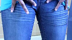 Lisette shaves her hairy pussy in bathroom