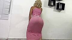 stepmom twerking huge ass bounces irresistibly