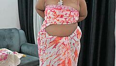 Indian Bhabhi's Juicy Boobs Begging for Squeezes!