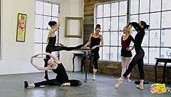 ohh these lesbian ballerinas lickin feet i luv it!